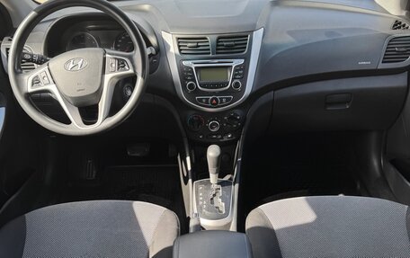 Hyundai Solaris II рестайлинг, 2013 год, 900 000 рублей, 11 фотография