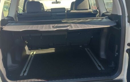 Toyota Land Cruiser Prado 150 рестайлинг 2, 2022 год, 5 240 000 рублей, 11 фотография
