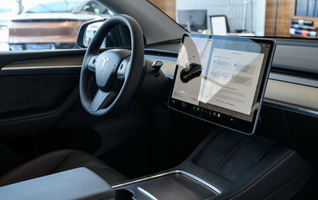 Tesla Model Y I, 2024 год, 7 850 000 рублей, 32 фотография