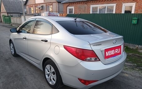 Hyundai Solaris II рестайлинг, 2015 год, 1 050 000 рублей, 6 фотография