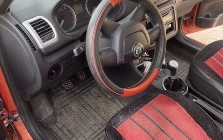 Skoda Fabia II, 2009 год, 650 000 рублей, 2 фотография