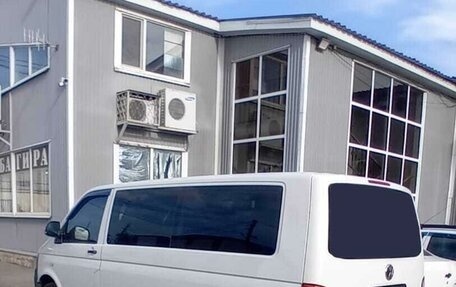 Volkswagen Caravelle T5, 2013 год, 1 878 000 рублей, 26 фотография