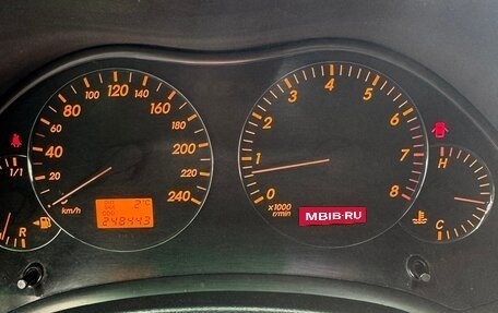 Toyota Avensis III рестайлинг, 2004 год, 620 000 рублей, 11 фотография