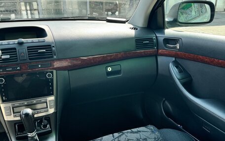 Toyota Avensis III рестайлинг, 2004 год, 620 000 рублей, 23 фотография