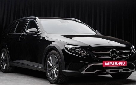 Mercedes-Benz E-Класс, 2018 год, 3 350 000 рублей, 2 фотография