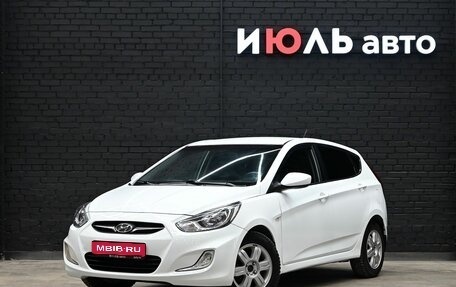 Hyundai Solaris II рестайлинг, 2013 год, 935 000 рублей, 1 фотография