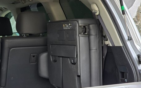 Toyota Land Cruiser 200, 2007 год, 2 700 000 рублей, 18 фотография
