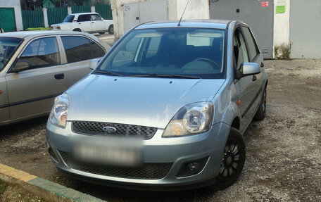 Ford Fiesta, 2006 год, 250 000 рублей, 2 фотография