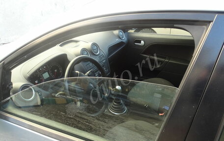 Ford Fiesta, 2006 год, 250 000 рублей, 3 фотография