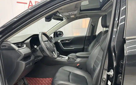 Toyota RAV4, 2021 год, 2 850 000 рублей, 8 фотография