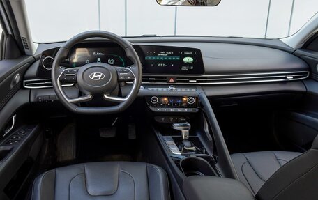 Hyundai Elantra, 2023 год, 2 245 000 рублей, 6 фотография