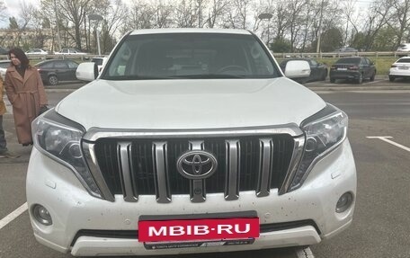 Toyota Land Cruiser Prado 150 рестайлинг 2, 2017 год, 3 200 000 рублей, 3 фотография