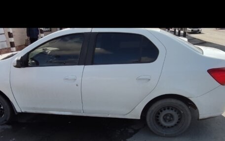 Renault Logan II, 2014 год, 700 000 рублей, 6 фотография