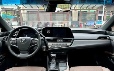 Lexus ES VII, 2021 год, 3 100 000 рублей, 12 фотография