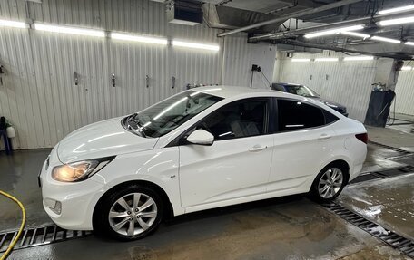 Hyundai Solaris II рестайлинг, 2013 год, 890 000 рублей, 2 фотография