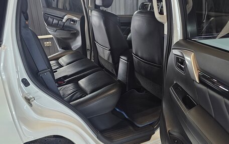Mitsubishi Pajero Sport III рестайлинг, 2018 год, 2 500 000 рублей, 6 фотография