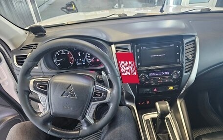 Mitsubishi Pajero Sport III рестайлинг, 2018 год, 2 500 000 рублей, 9 фотография