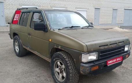 Nissan Terrano II рестайлинг, 1990 год, 310 000 рублей, 1 фотография