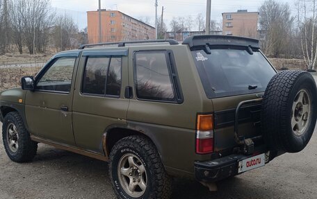 Nissan Terrano II рестайлинг, 1990 год, 310 000 рублей, 4 фотография