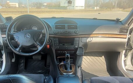 Mercedes-Benz E-Класс, 2003 год, 850 000 рублей, 5 фотография