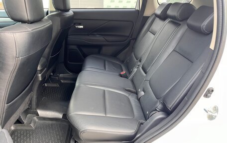 Mitsubishi Outlander III рестайлинг 3, 2012 год, 1 380 000 рублей, 20 фотография