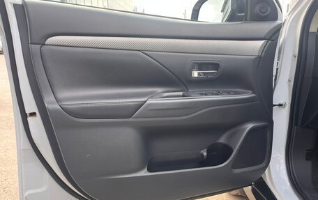 Mitsubishi Outlander III рестайлинг 3, 2012 год, 1 380 000 рублей, 35 фотография