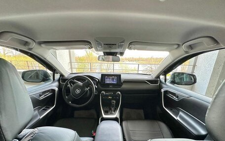 Toyota RAV4, 2020 год, 3 400 000 рублей, 6 фотография