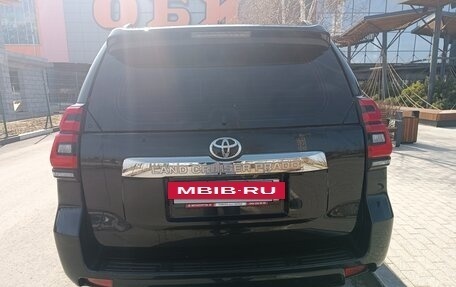 Toyota Land Cruiser Prado 150 рестайлинг 2, 2020 год, 6 800 000 рублей, 5 фотография