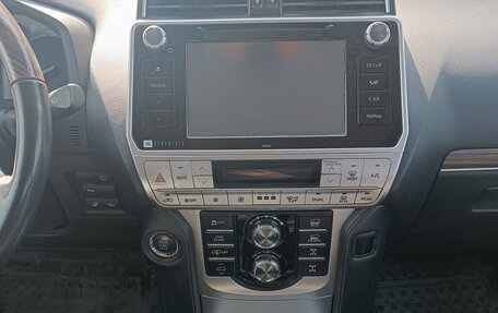 Toyota Land Cruiser Prado 150 рестайлинг 2, 2020 год, 6 800 000 рублей, 17 фотография