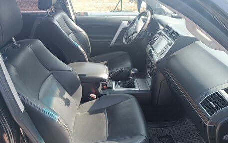 Toyota Land Cruiser Prado 150 рестайлинг 2, 2020 год, 6 800 000 рублей, 14 фотография