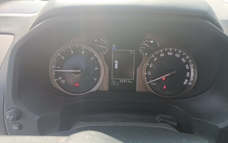 Toyota Land Cruiser Prado 150 рестайлинг 2, 2020 год, 6 800 000 рублей, 18 фотография
