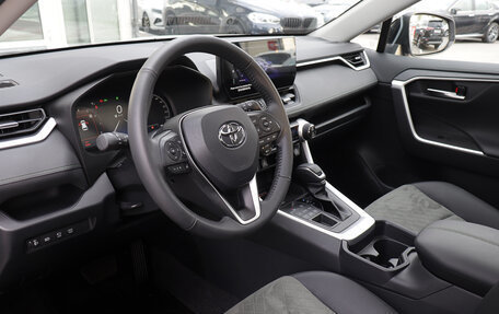 Toyota RAV4, 2024 год, 4 250 000 рублей, 17 фотография