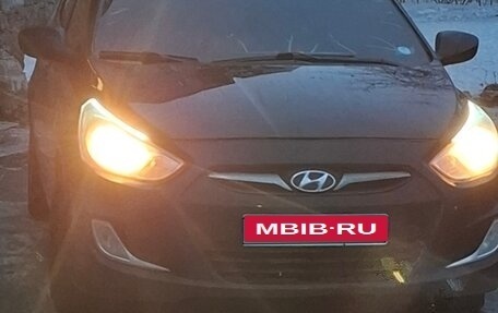 Hyundai Solaris II рестайлинг, 2013 год, 700 000 рублей, 10 фотография