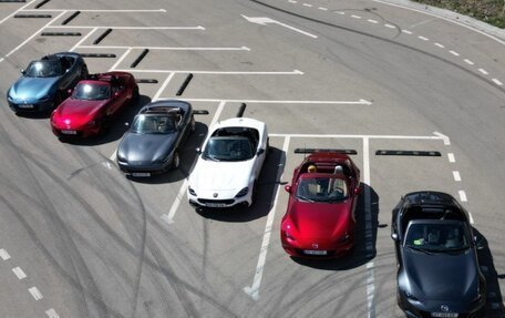 Mazda MX-5, 2019 год, 2 600 000 рублей, 13 фотография