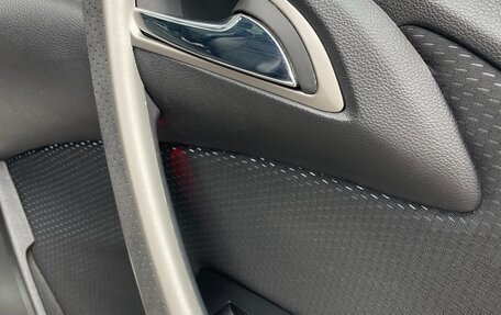 Opel Astra J, 2011 год, 910 000 рублей, 11 фотография