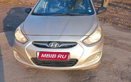 Hyundai Solaris II рестайлинг, 2011 год, 650 000 рублей, 3 фотография