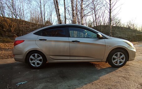 Hyundai Solaris II рестайлинг, 2011 год, 650 000 рублей, 15 фотография