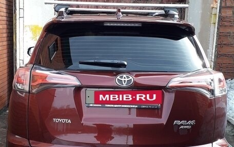 Toyota RAV4, 2017 год, 3 000 000 рублей, 4 фотография