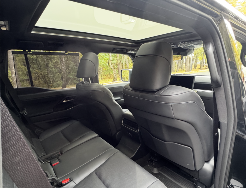 Lexus GX II рестайлинг 2, 2024 год, 15 000 000 рублей, 12 фотография