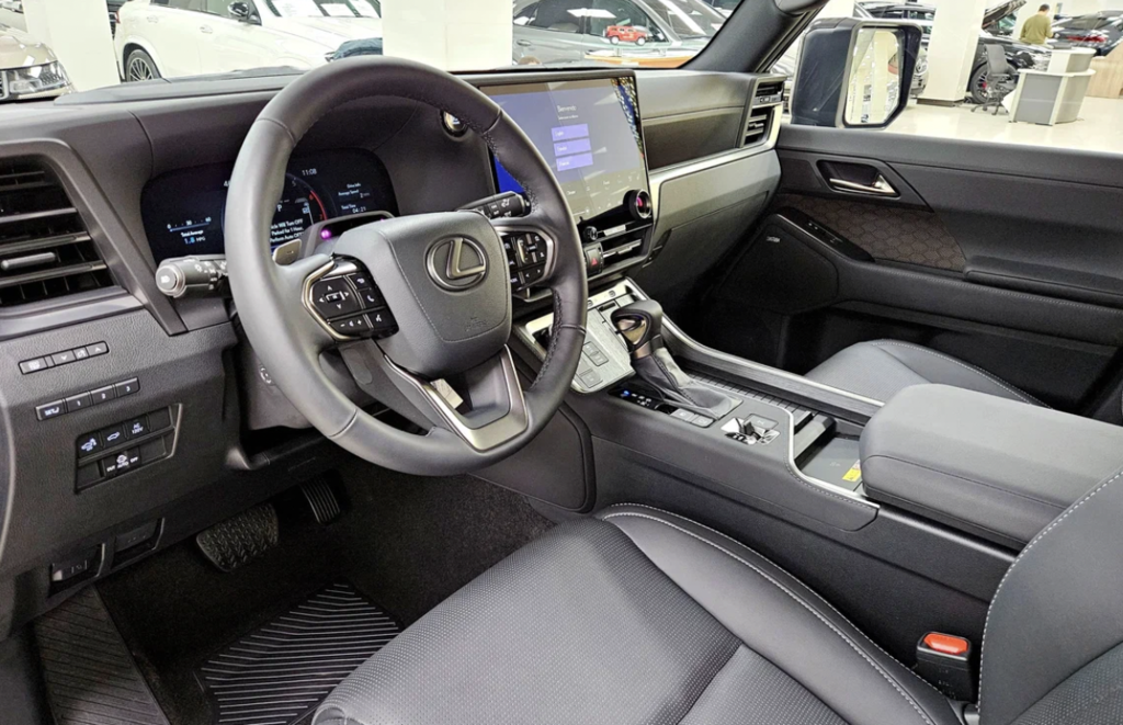Lexus GX II рестайлинг 2, 2025 год, 15 000 000 рублей, 7 фотография