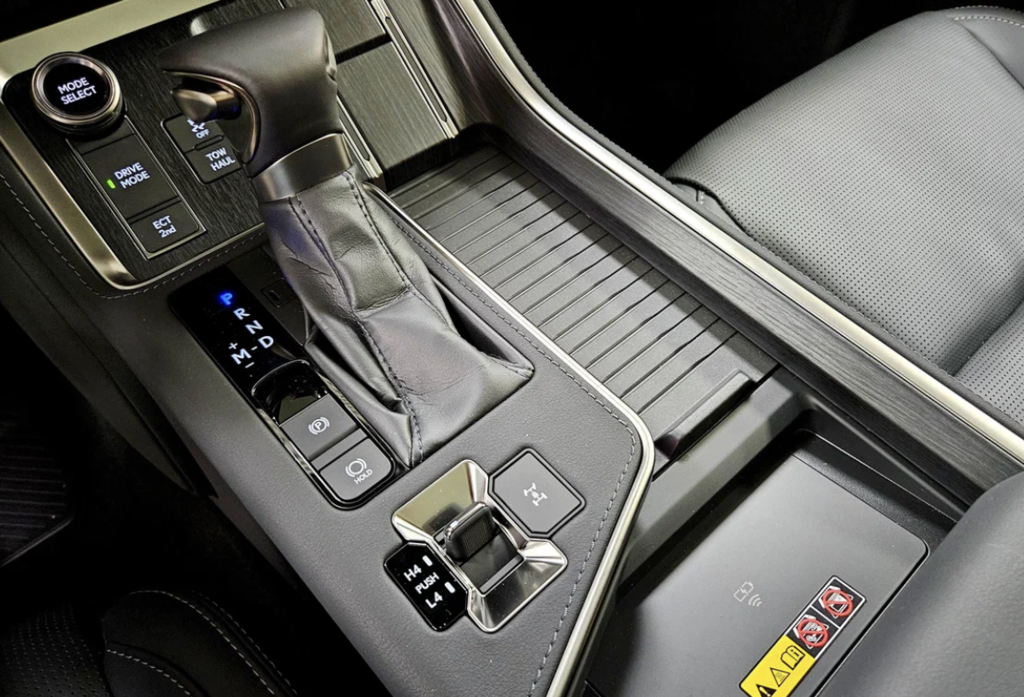 Lexus GX II рестайлинг 2, 2025 год, 15 000 000 рублей, 13 фотография