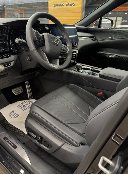 Lexus RX IV рестайлинг, 2024 год, 11 000 000 рублей, 12 фотография