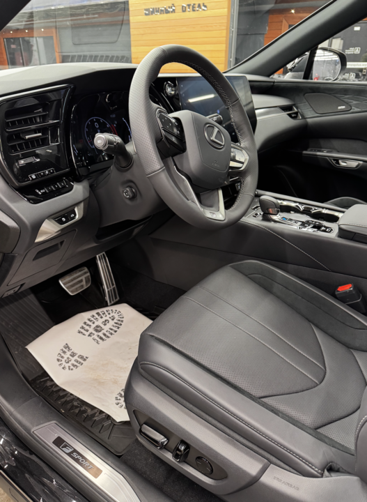 Lexus RX IV рестайлинг, 2024 год, 11 000 000 рублей, 16 фотография