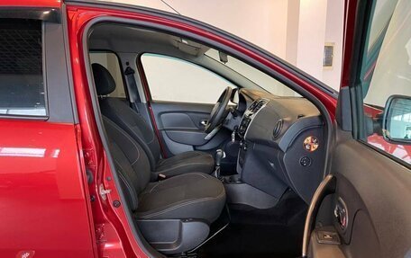 Renault Sandero II рестайлинг, 2016 год, 1 035 000 рублей, 25 фотография