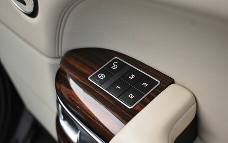 Land Rover Range Rover IV рестайлинг, 2015 год, 4 649 000 рублей, 28 фотография