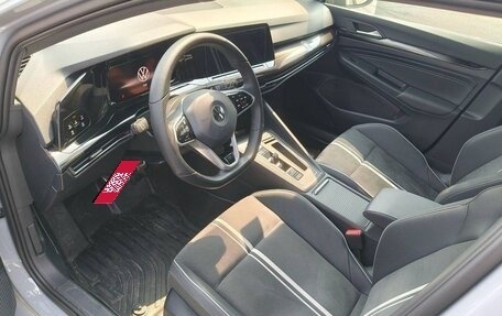 Volkswagen Golf VIII, 2022 год, 2 050 000 рублей, 7 фотография