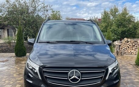 Mercedes-Benz Vito, 2021 год, 7 300 000 рублей, 3 фотография