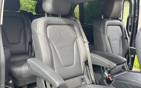 Mercedes-Benz Vito, 2021 год, 7 300 000 рублей, 25 фотография