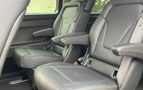 Mercedes-Benz Vito, 2021 год, 7 300 000 рублей, 24 фотография