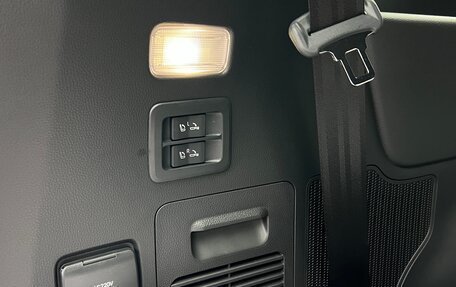 Toyota Land Cruiser, 2024 год, 16 590 000 рублей, 38 фотография